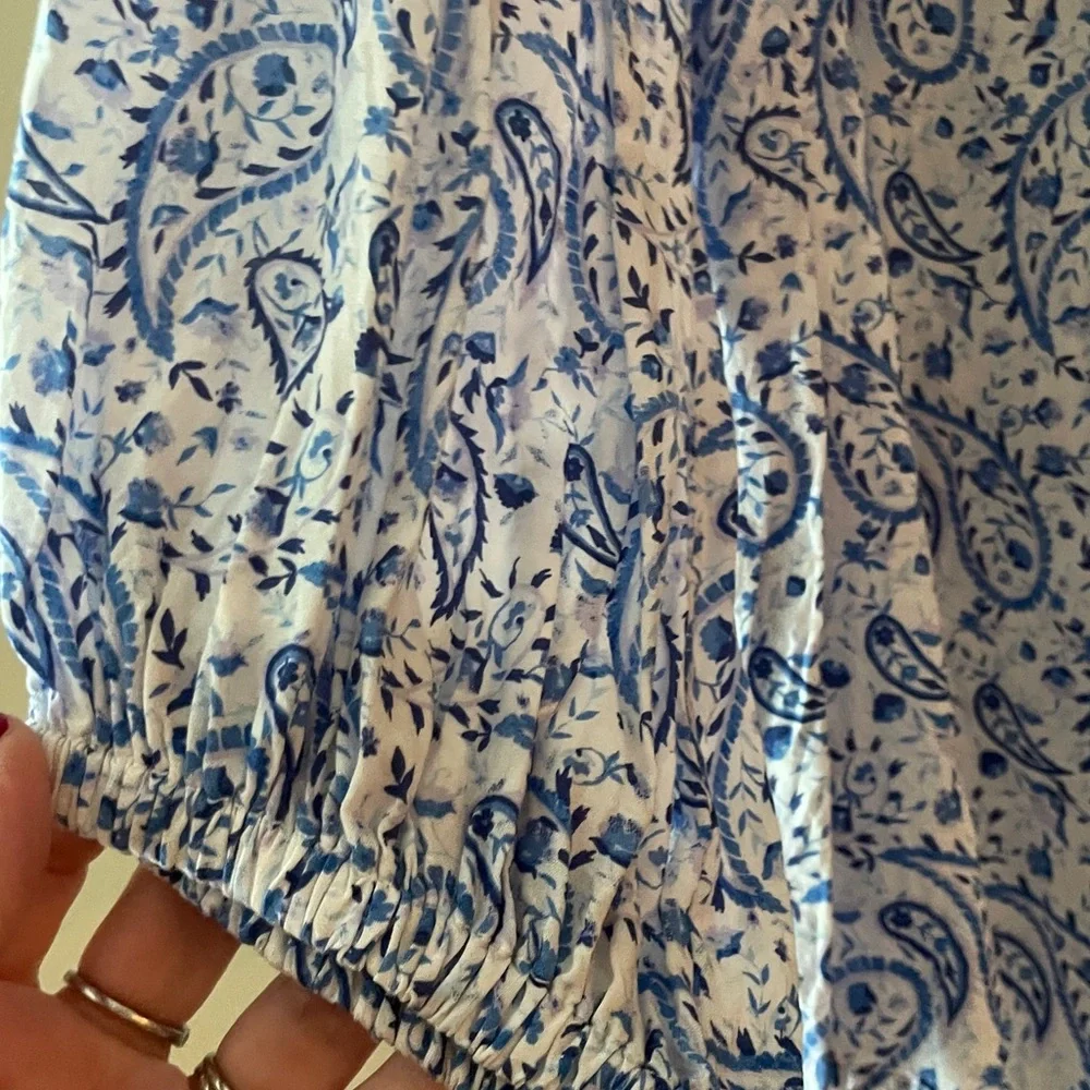 ❤️ 5/$15 GAP blouse - Picture 3 of 5